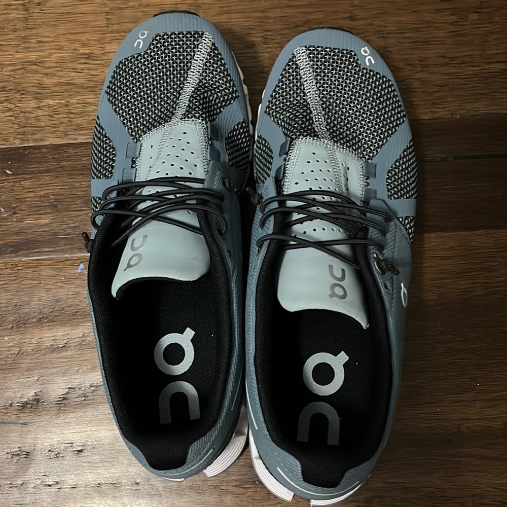 GRAY/BLUE ON CLOUDS NWOT